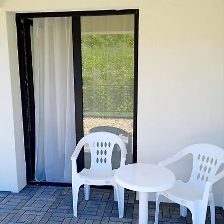 Апартамент New, Quiet With Private Patio