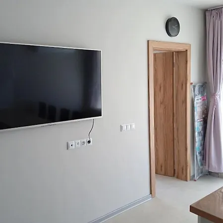 New, Quiet With Private Patio Апартамент Созопол